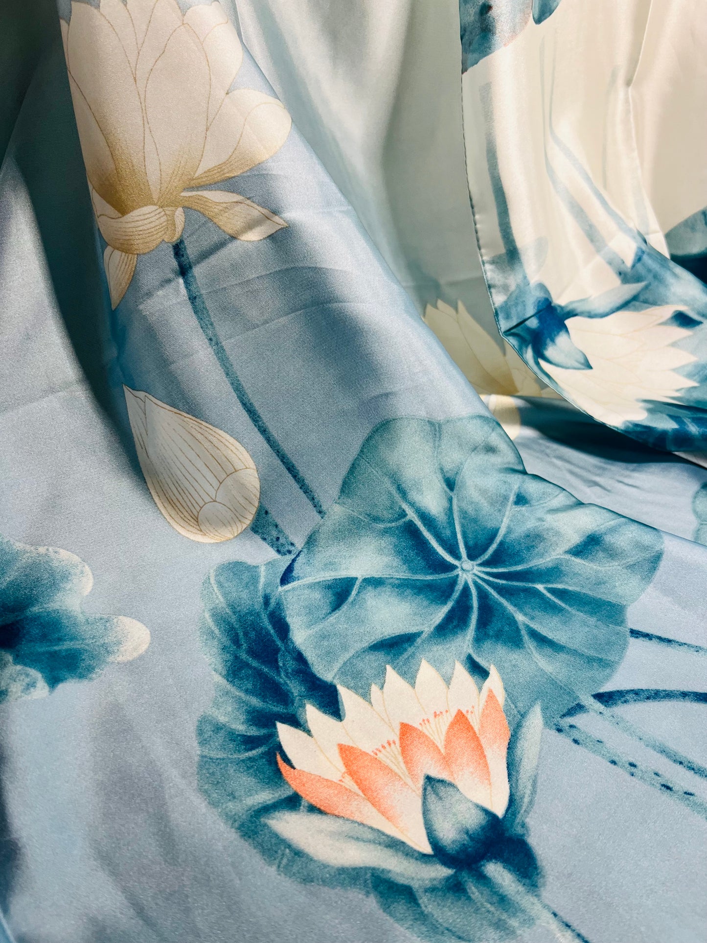 Large Shawl Art Design Limited Edition Flowers Lotus Abstract 90x180cm Light Weight Silk Feeling Elegant Scarf